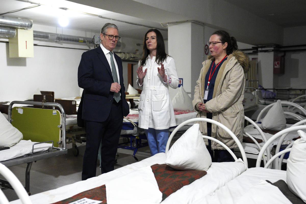 xxx06 AP Carl Court.jpg