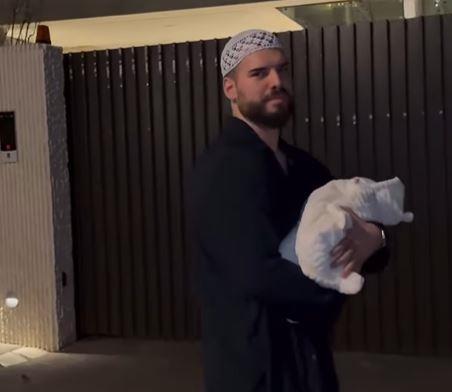 2025-01-17 07_30_08-Adam Adaktar®️ THE GOD OF EYEBROWS (@adaktar_official) • Фотографије и видео зап.jpg