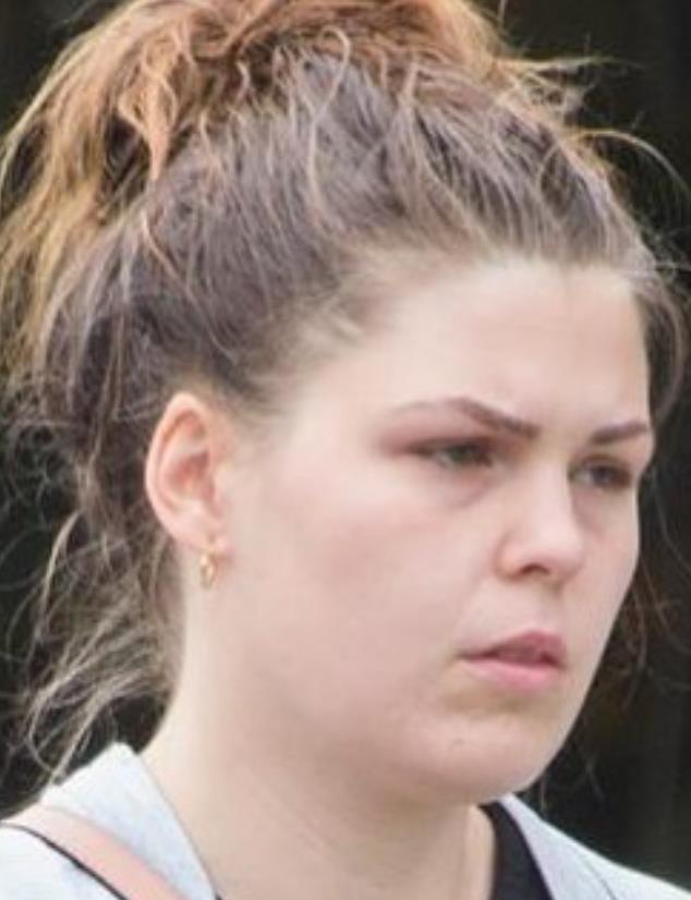 Bela Gibson optužena je da lagala svet da se izlečila od neizlečive bolesti 3.png