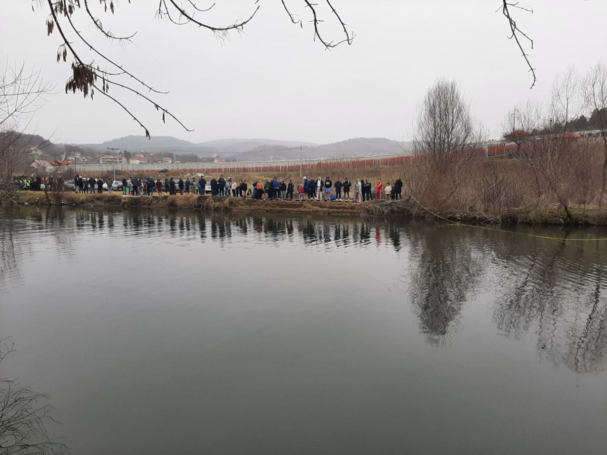 plivanje casni krst dalje.jpg