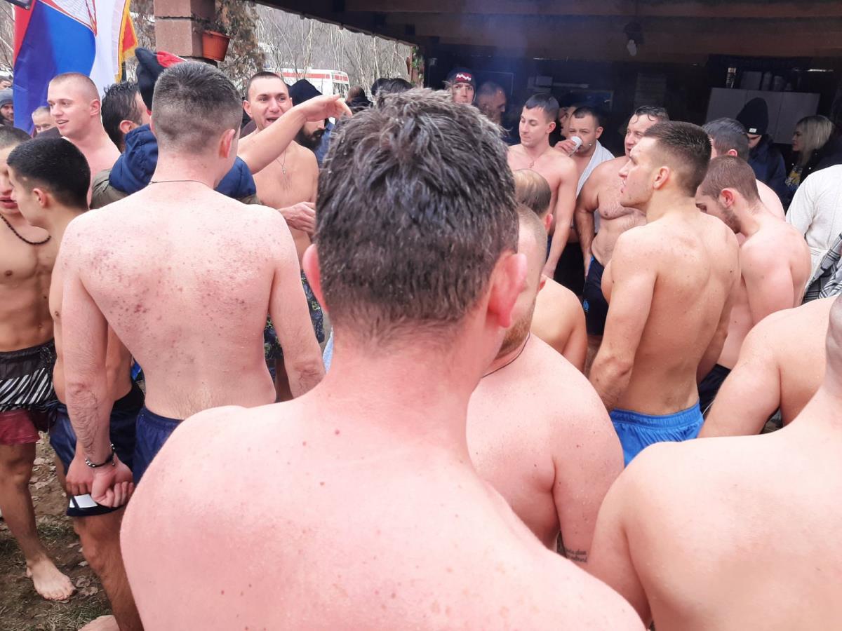 plivanje casni krst plivaci.jpg