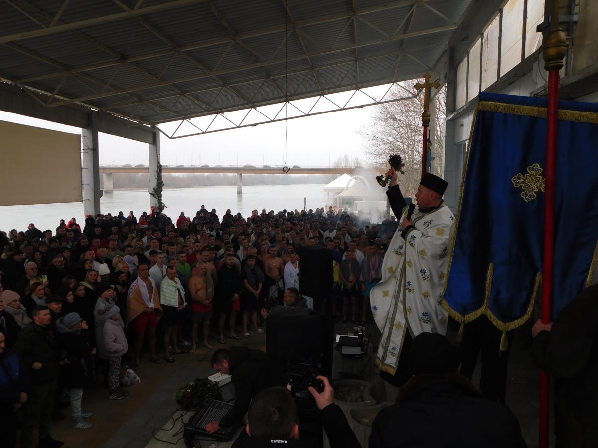 LOZNICA - Pred plivanje.JPG