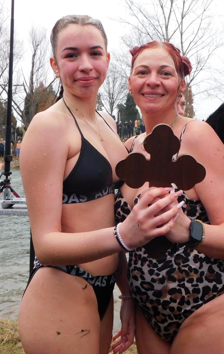 LOZNICA -Dve pobednice.JPG