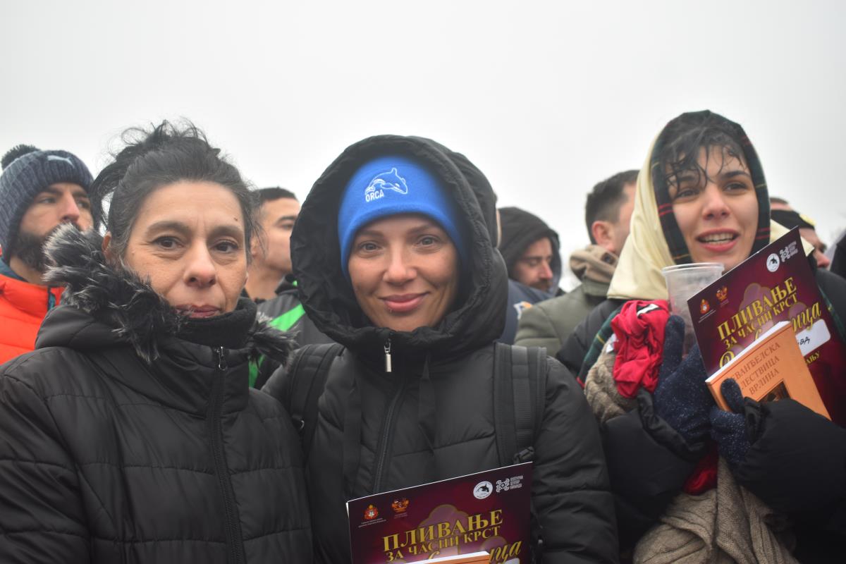 Tri učesnice u Kikindi foto s.u..JPG