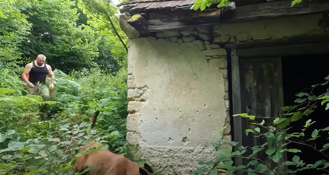 Muškarac renovirao kuću iz 1957 godine pre  (2).jpg