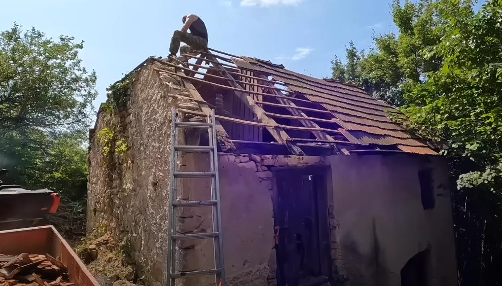 Muškarac renovirao kuću iz 1957 godine pre  (4).png