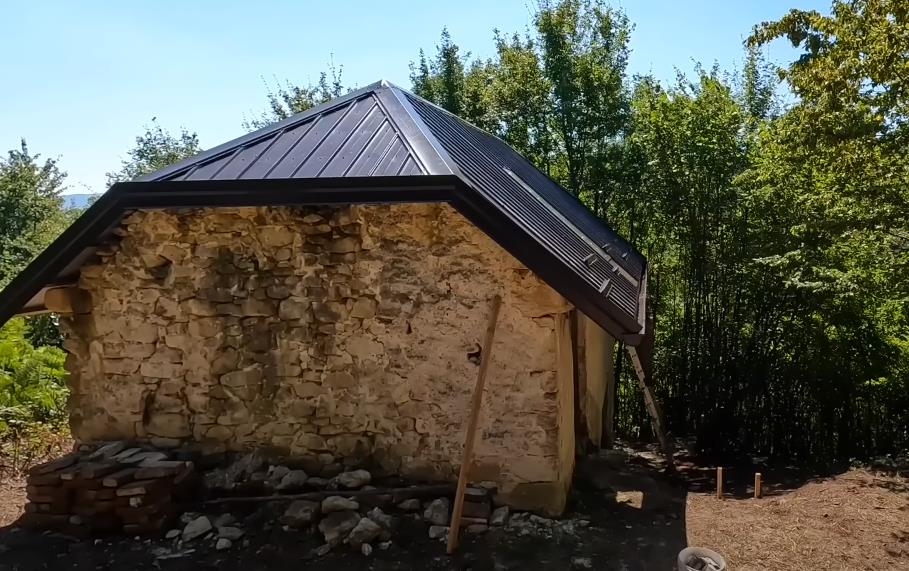 Muškarac renovirao kuću iz 1957 godine pre  (6).png