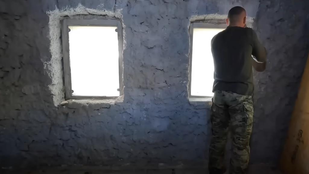 Muškarac renovirao kuću iz 1957 godine pre  (1).png