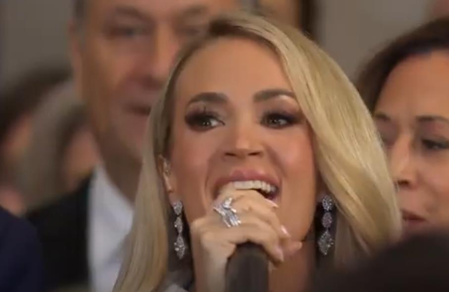 Keri Andervud pevala je na Trampovoj inauguraciji 1.png