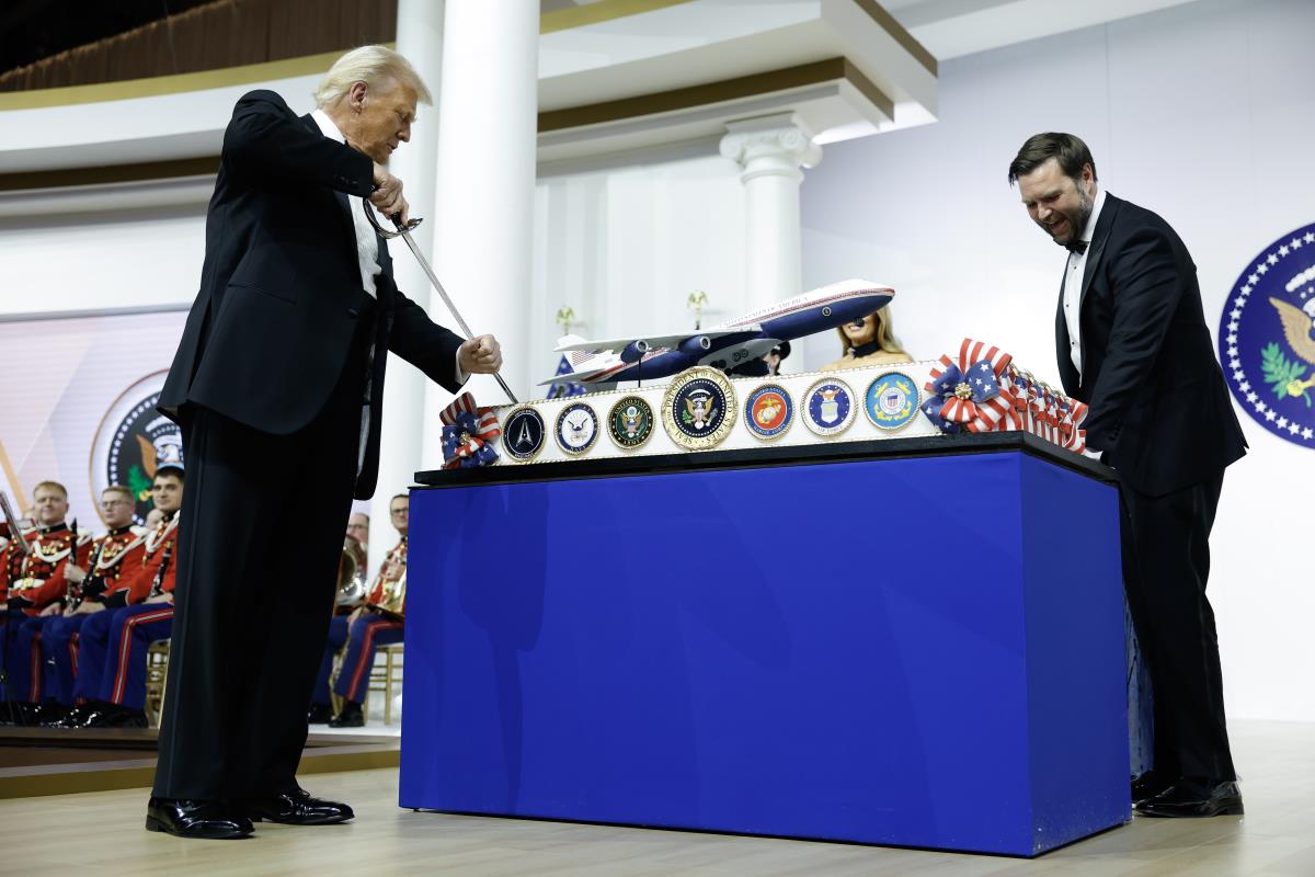 tramp02 EPA Anna Moneymaker  Pool.jpg