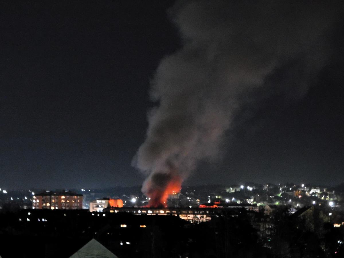 LOZNICA - Gorelo u centru grada.JPG