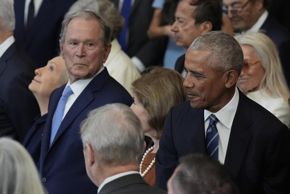 obama AP Julia Demaree Nikhinson.jpg