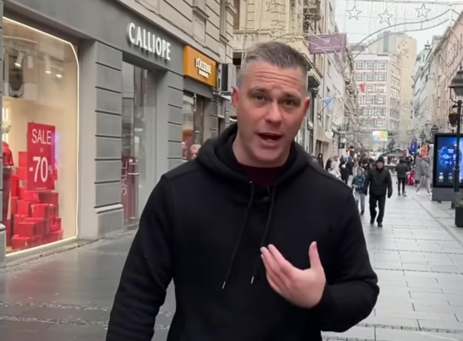 Bred Baket je napustio Ameriku i doselio se u Srbiju 8.png