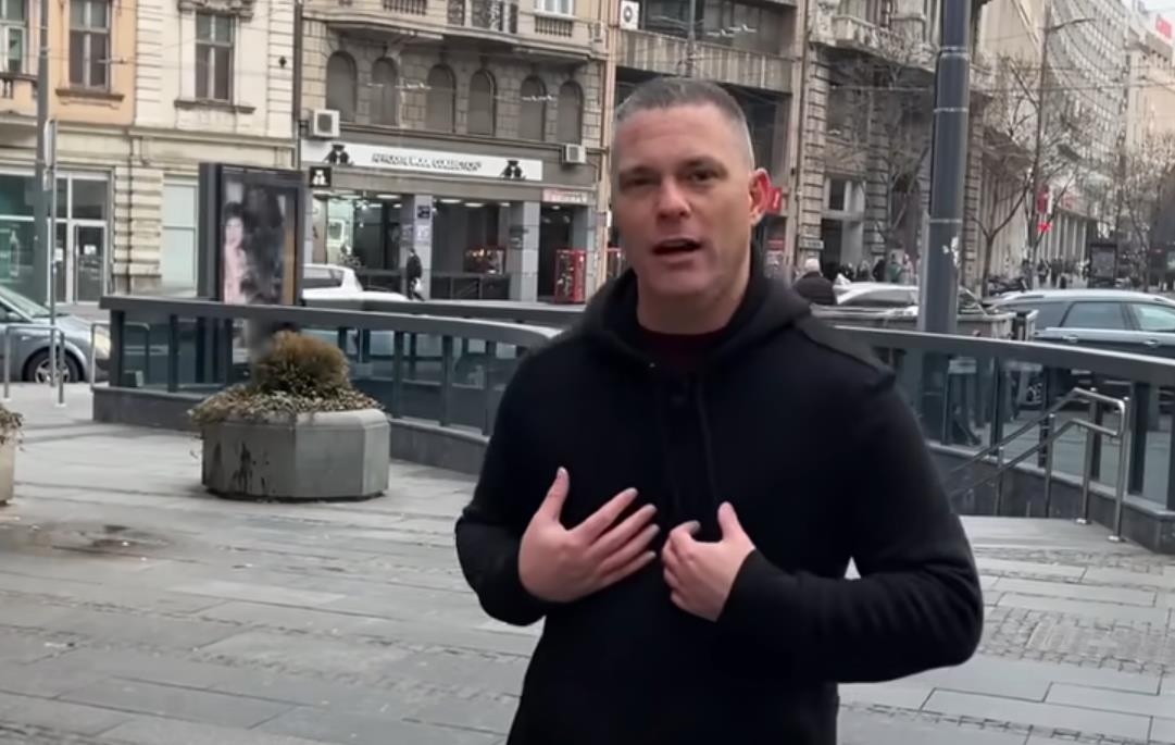 Bred Baket je napustio Ameriku i doselio se u Srbiju 5.png