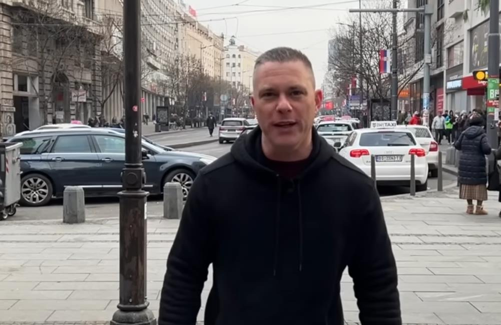 Bred Baket je napustio Ameriku i doselio se u Srbiju 1.png