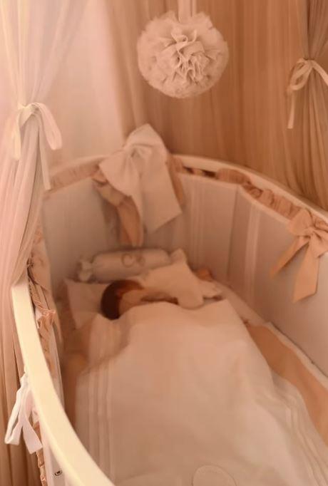 Evo kako izgleda kolevka malene Aje Adaktar