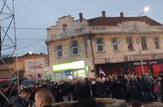 2025-01-24 16_30_53-WhatsApp.jpg