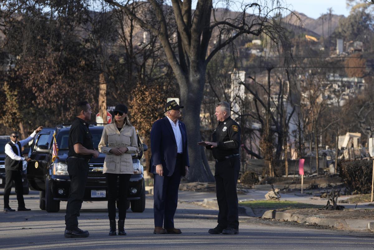 x06 AP Mark Schiefelbein.jpg