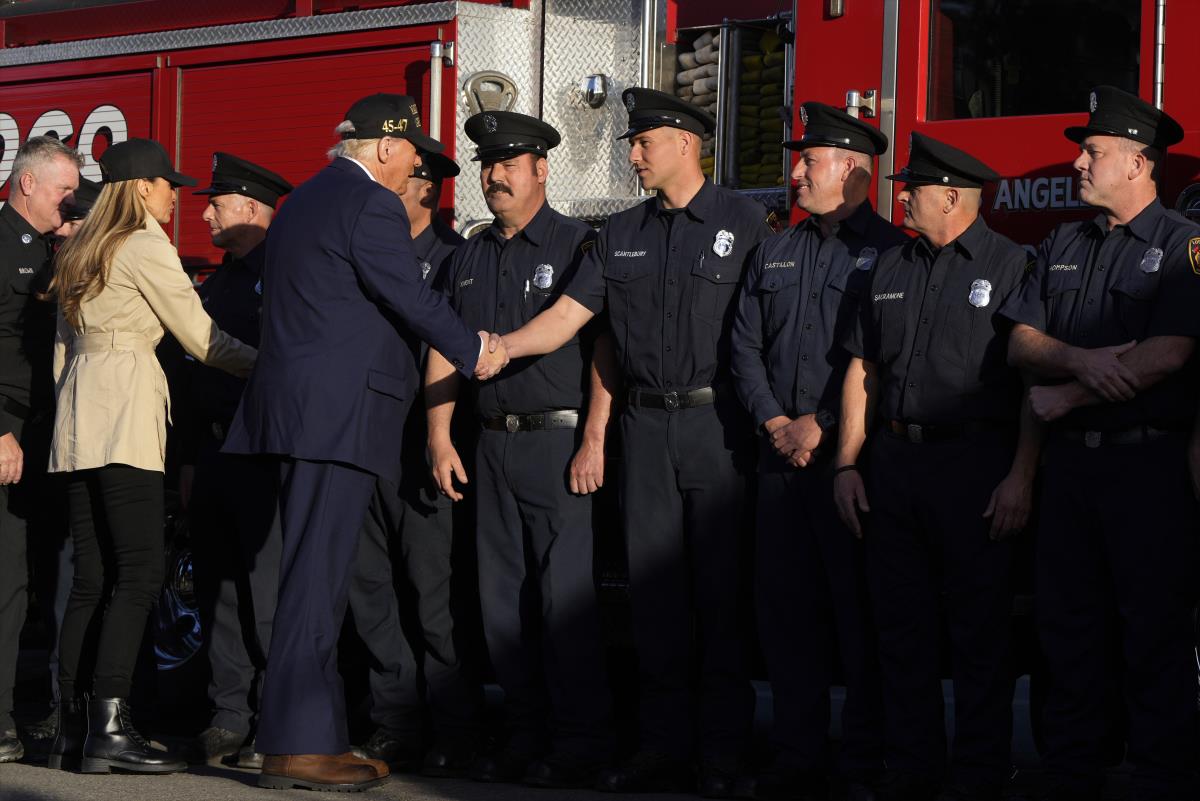 x07 AP Mark Schiefelbein.jpg