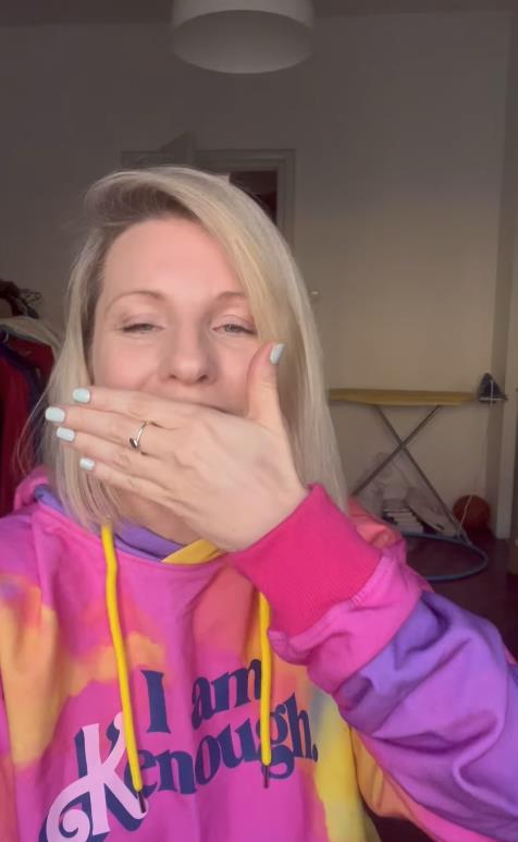 Lice pevačice ide Prester u podlivima i modricama