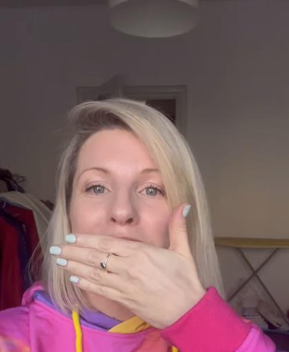 Lice pevačice ide Prester u podlivima i modricama