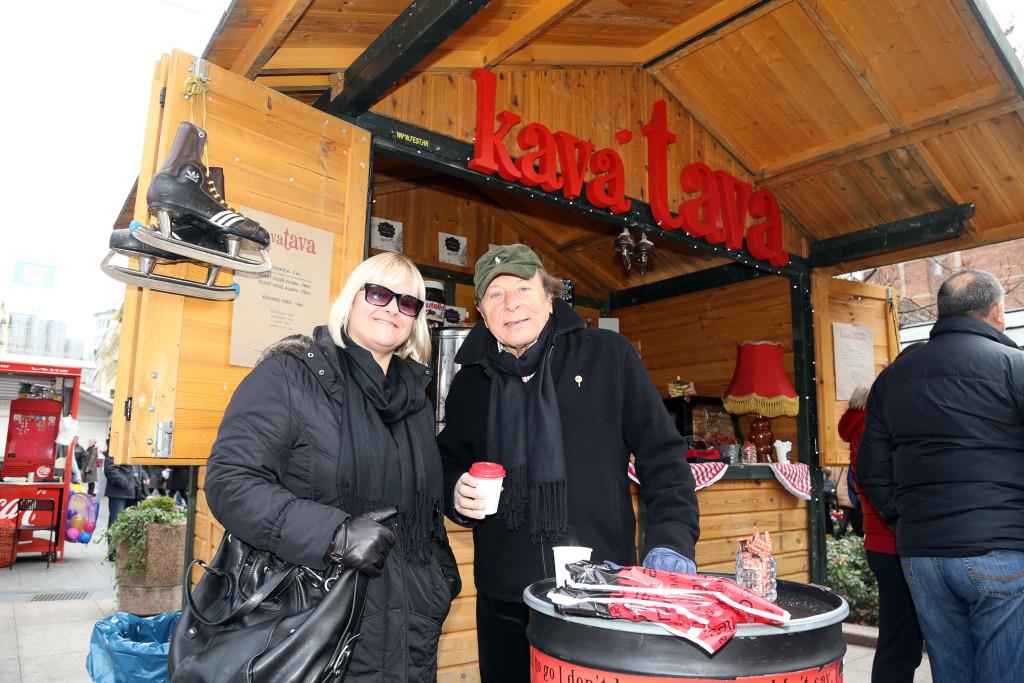 Miro Ungar počastio je suprugu u Kavi Tavi.jpeg