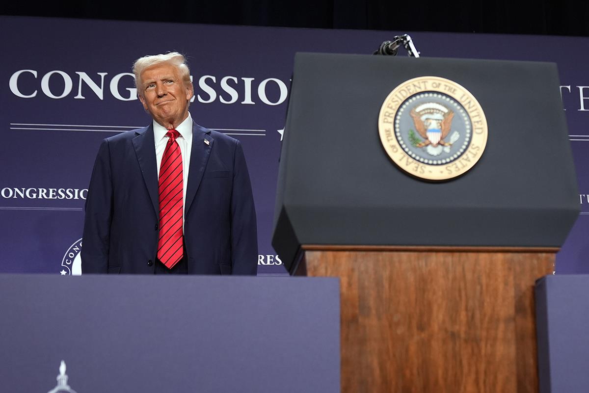 x06 AP Mark Schiefelbein.jpg