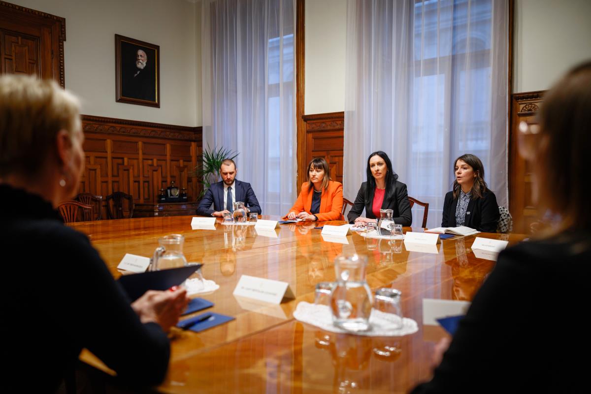 Jelena Žarić Kovačević sa mađarskim ministrom državne uprave (4).jpg