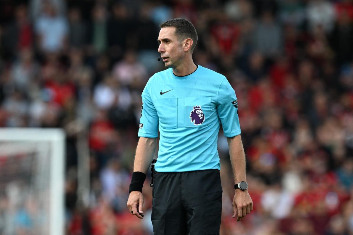 Proslavljeni UEFA sudija danas dostavlja pakete dok mu prete mu smrću