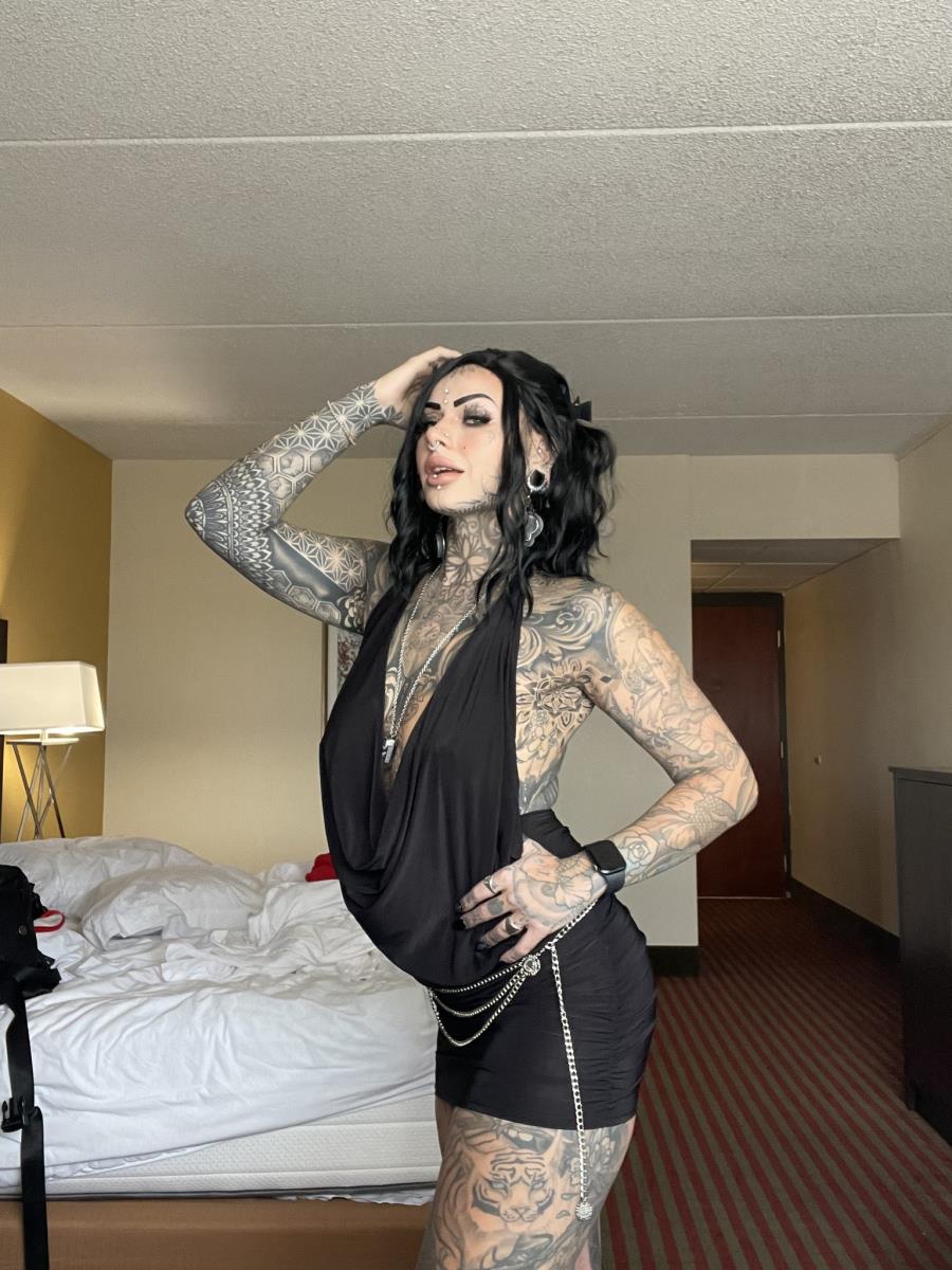 Potrošila skoro 12 hiljada evra na tetovaže profimedia-0955998100.jpg