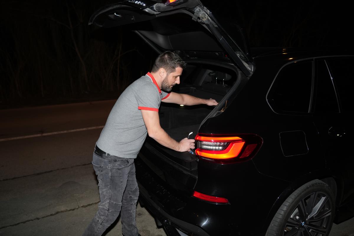 MARKO MILJKOVIĆ KUPIO BESNU MAŠINU OD 250.000 EVRA! Zgrće bogatstvo s Lunom od Jutjuba, isplivao cenovnik...