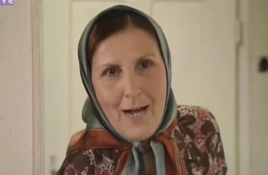 Olga Odanović kao Zlatana u seriji Selo gori a baba se češlja