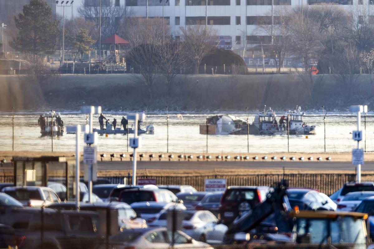 nvaok01 EPA Jim Lo Scalzo.jpg