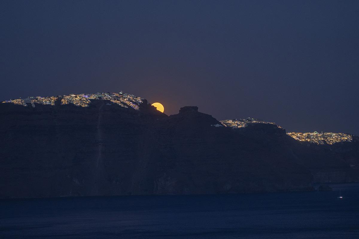 x04 AP Petros Giannakouris.jpg