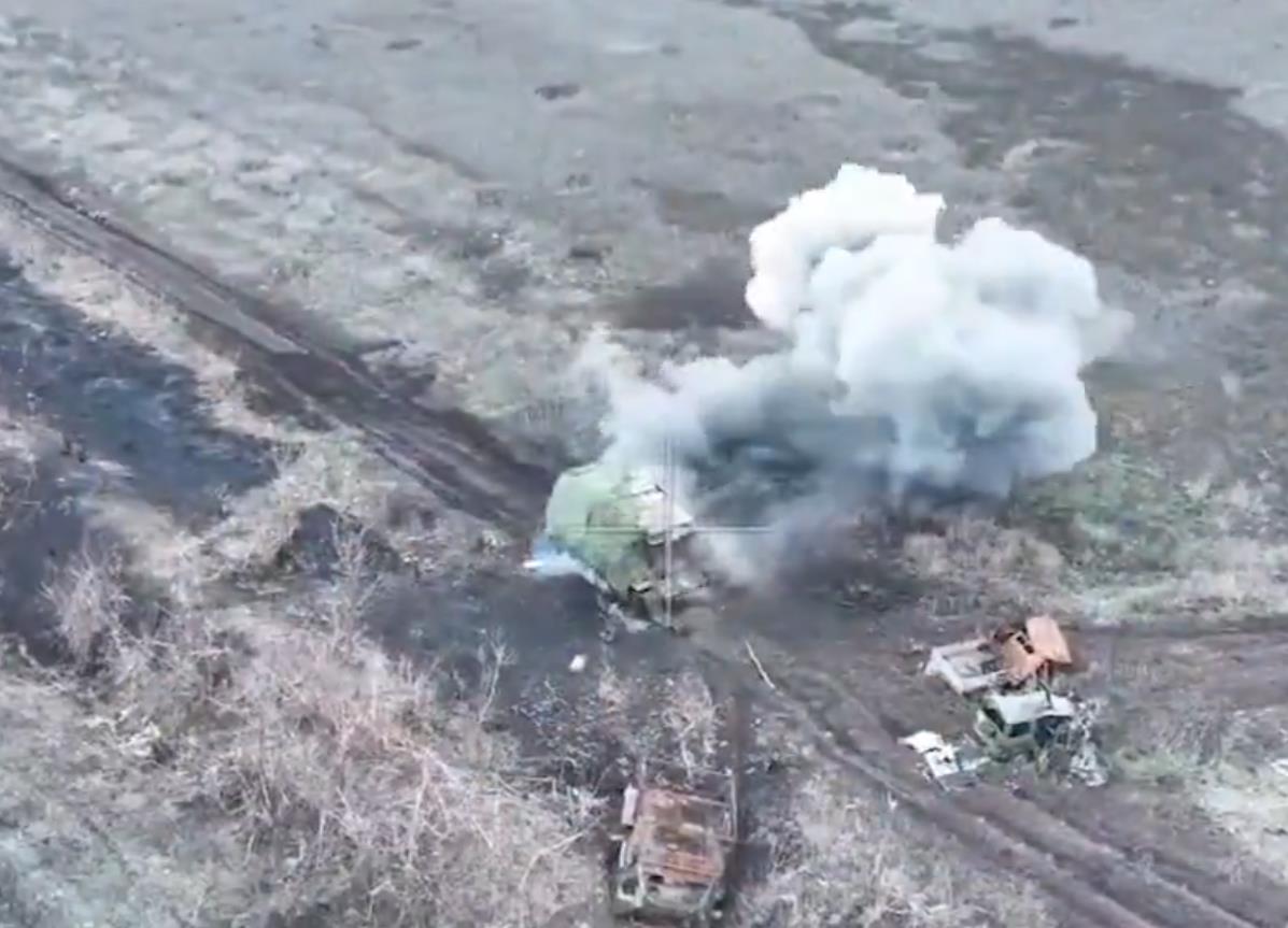 2025-01-31 15_26_15-(1) Rob Lee on X_ _Video from Ukraine's Phoenix RUBpAK of FPV and night bomber U.png