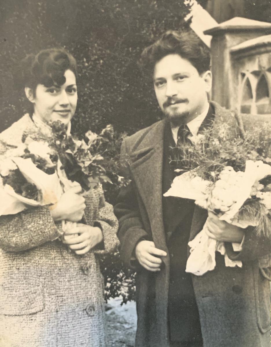 Mama i tata na dan diplomiranja decembra 1956..jpg