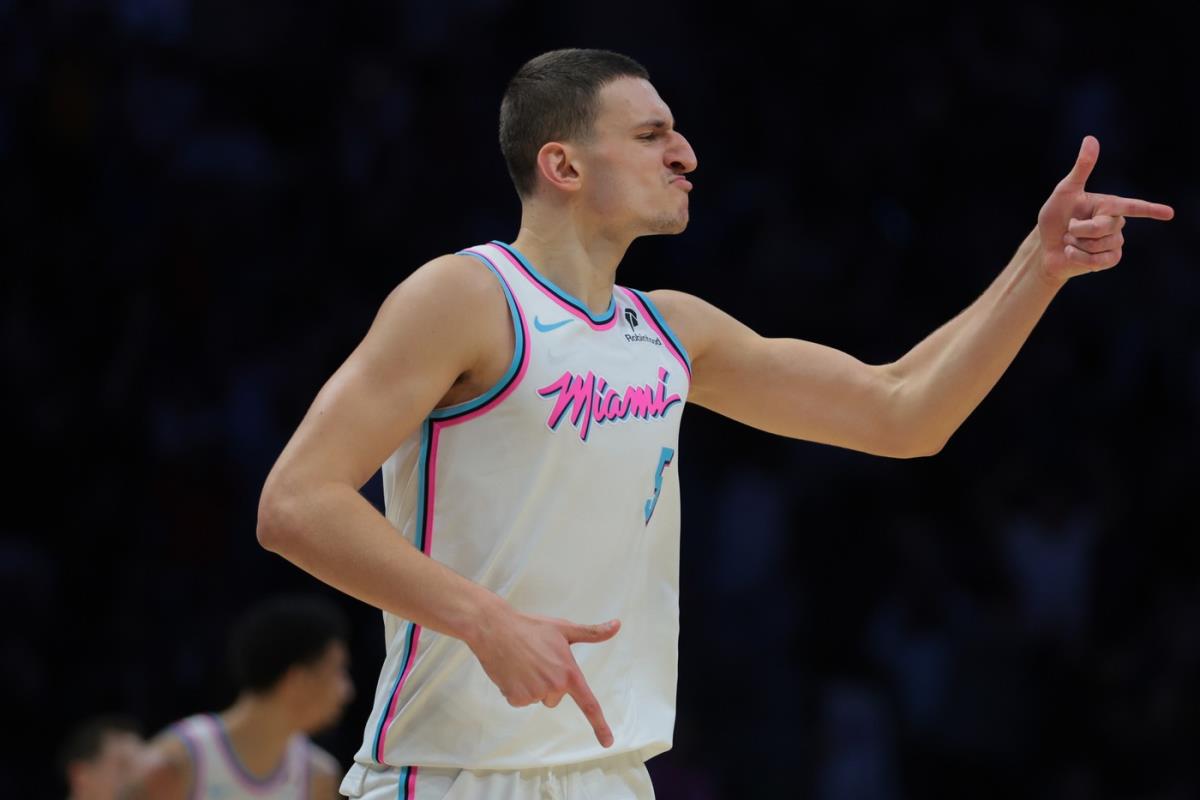 Nikola Jović dvocifren u porazu Majamija