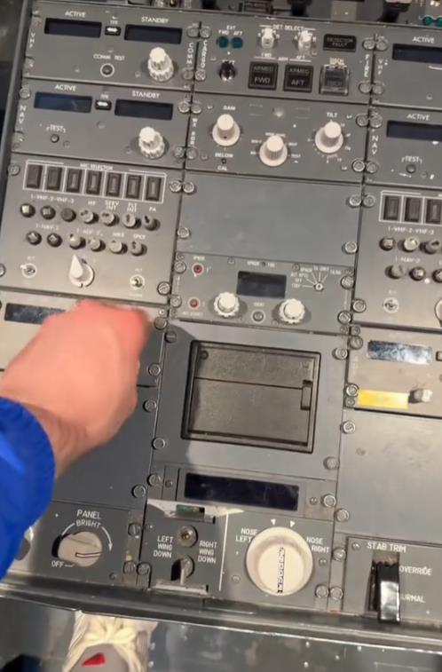 Turista se iznenadio avionom nasred sobe u hotelu u Amsterdamu