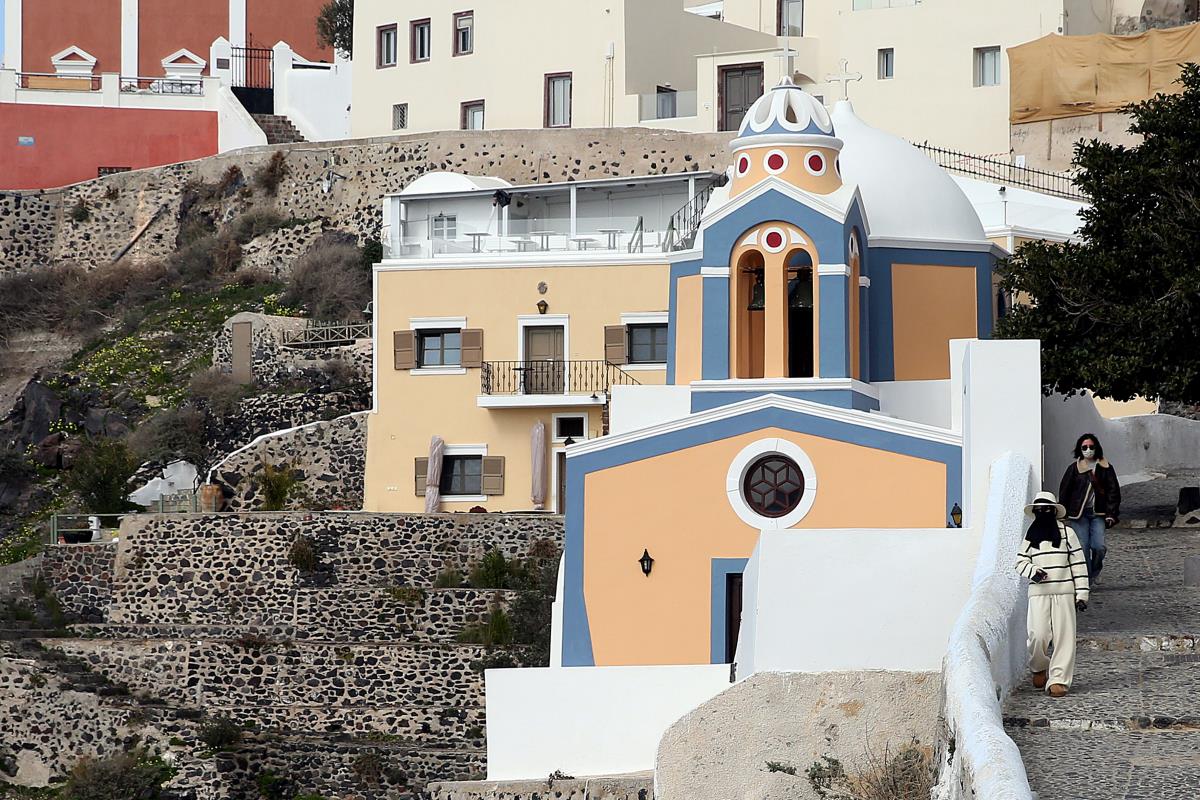 Santorini 05 EPA Orestis Panagiotou.jpg