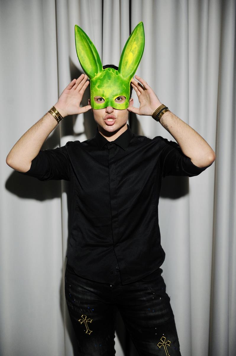 Kontroverzni influenser Xelijum, prvi put u javnosti ispred kamera Kurira