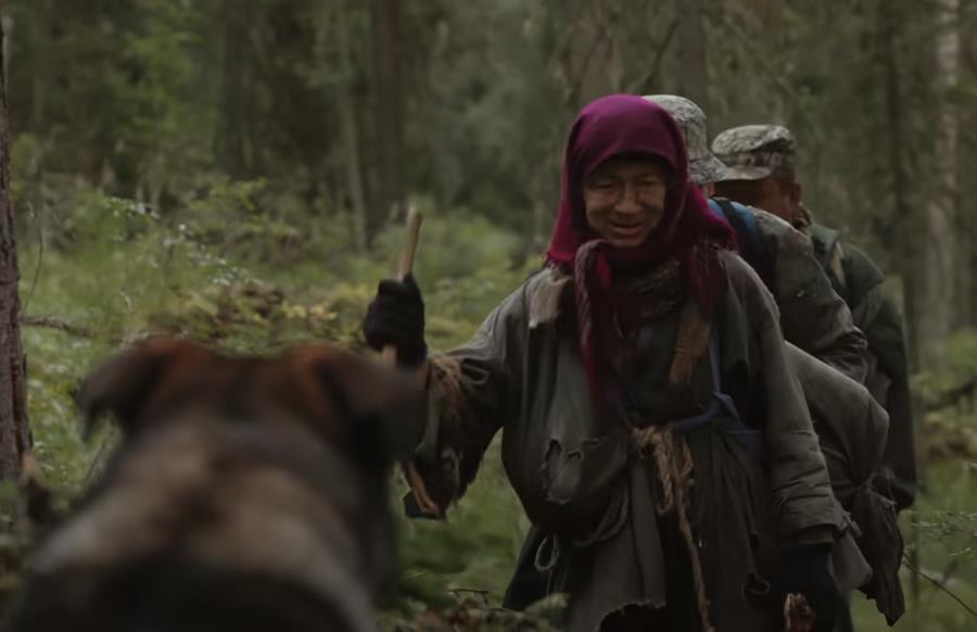 Porodica Likov život provela u šumi u Sibiru 8.png