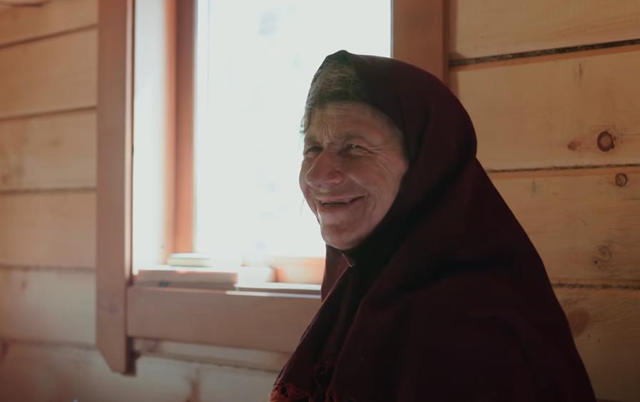 Porodica Likov život provela u šumi u Sibiru 7.png