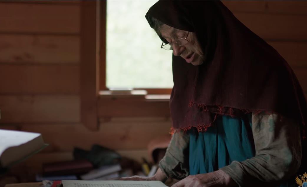 Porodica Likov život provela u šumi u Sibiru 4.png