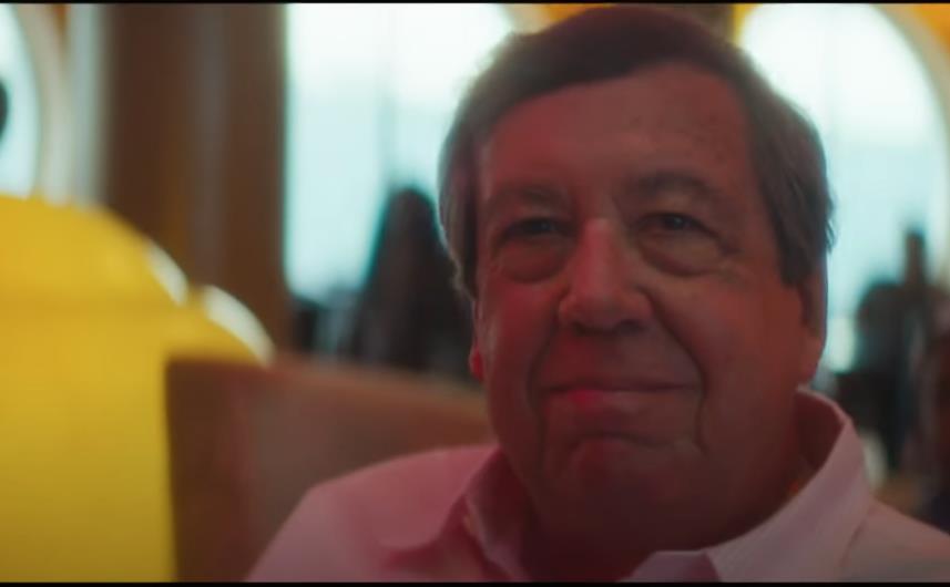 Mario Salsedo 25 godina živi na kruzerima 4.png