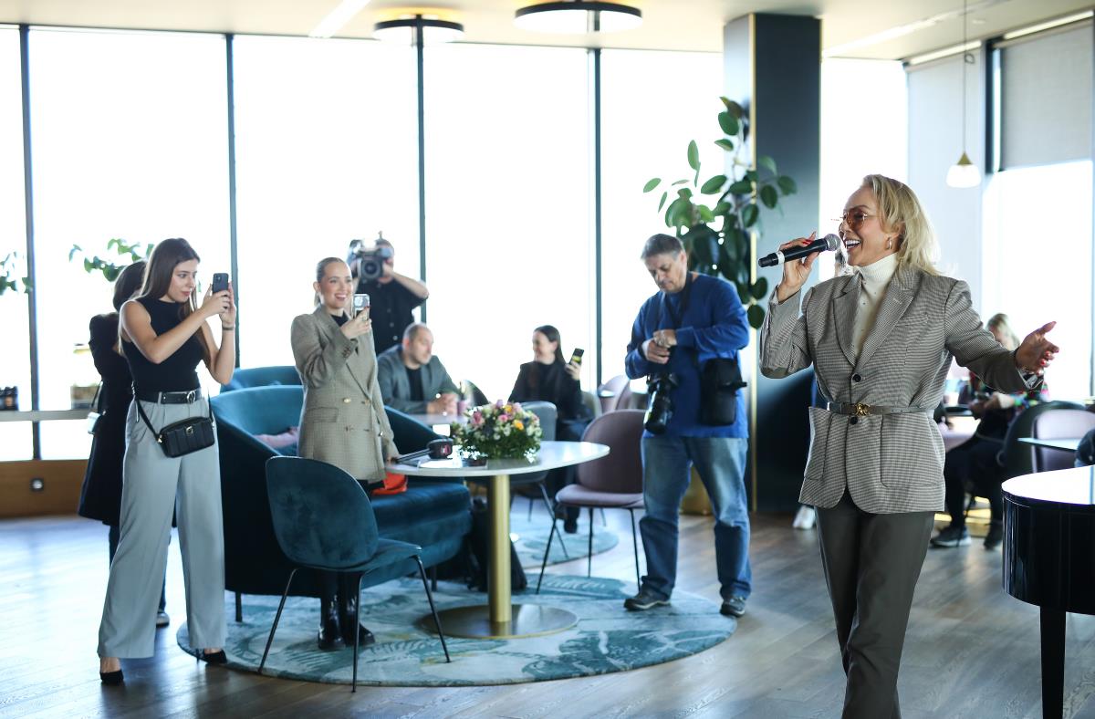 lepa_brena 0529_ljubljana_050225.JPG