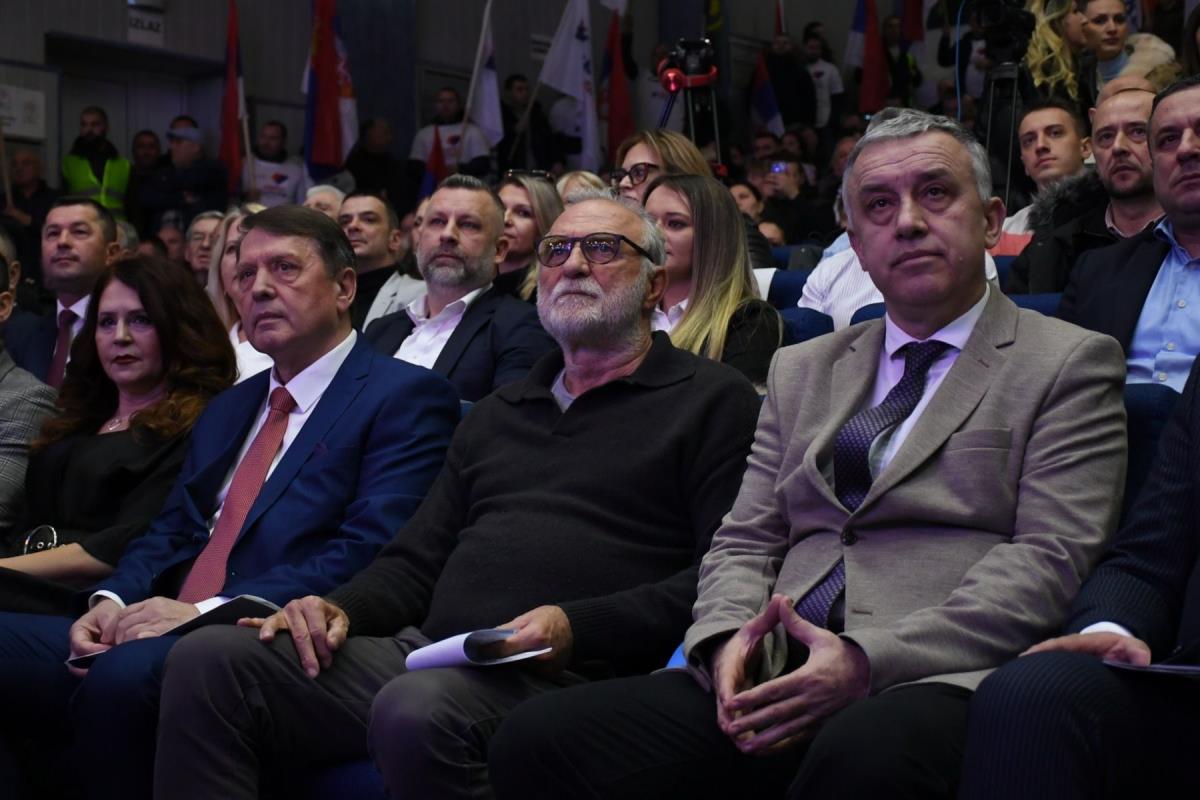 LAZAR RISTOVSKI ZLATAN ELEK SRPSKA LISTA.jpg