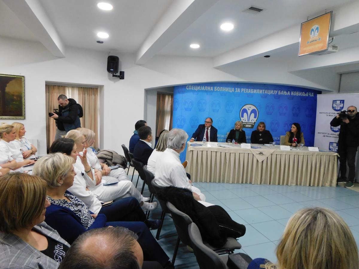 BANJA KOVILJAČA -Tribina.JPG