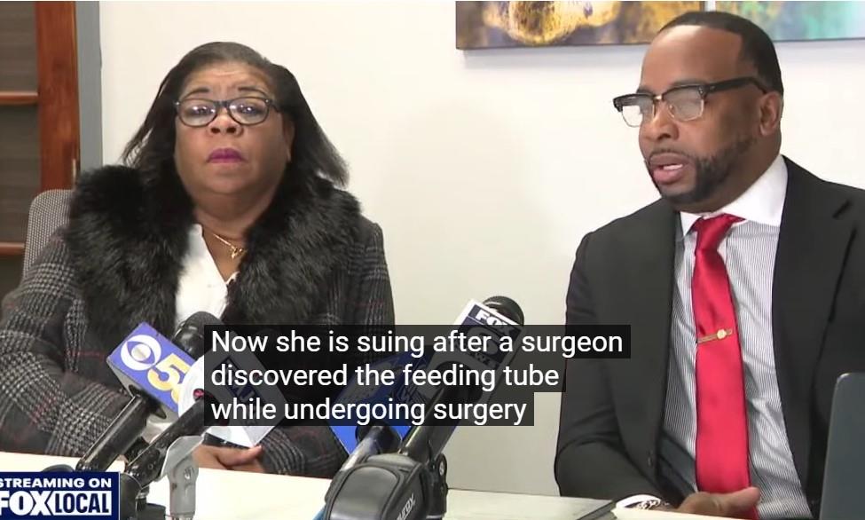 Debora sa advokatom.jpg