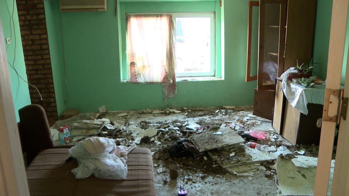 jutarnji clean.00_49_54_24.Still007.jpg