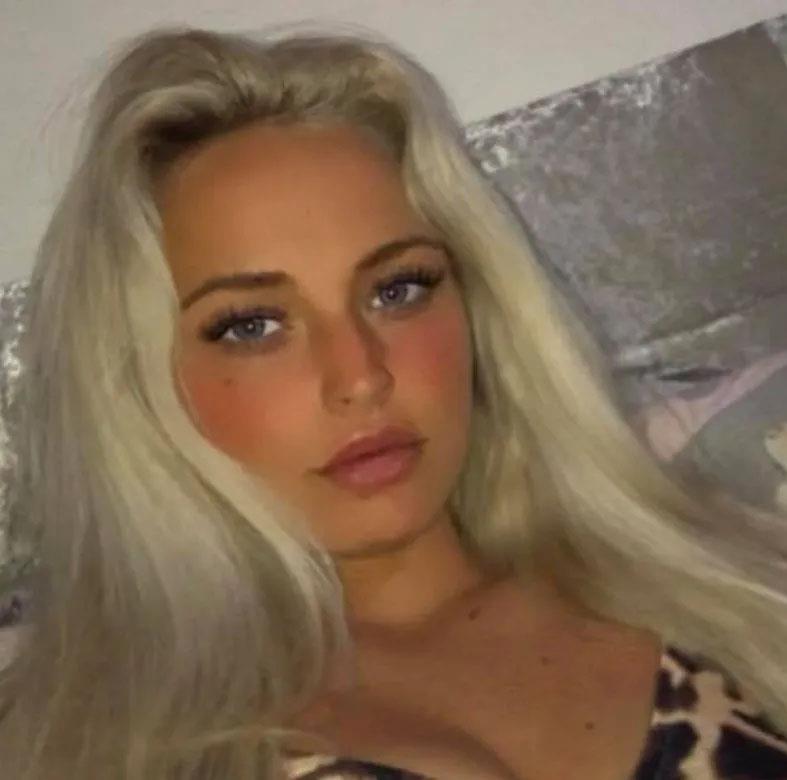 jessica-kitching-971360937 copy.jpg